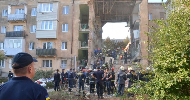 “Вибуху не було! Робили перукарню”: мешканці будинку, що обвалився в Дрогобичі, розповіли про причини трагедії
