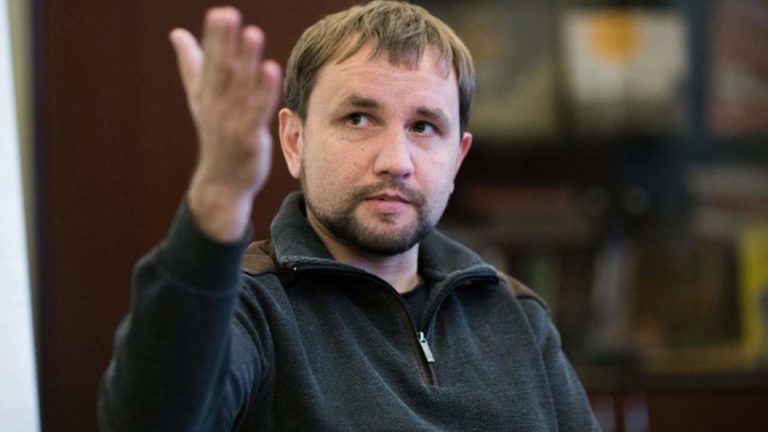 Ще один “слуга народу” склав повноваження: Кабмін ухвалив рішення