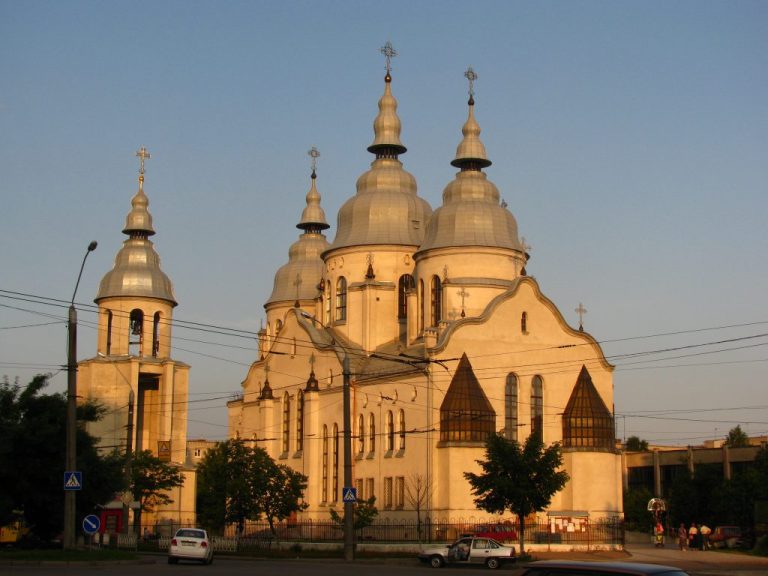 У пятницю 13-го: у львівській церкві ледь врятували дівчину від самогубства. Бажання померти у храмі Божому
