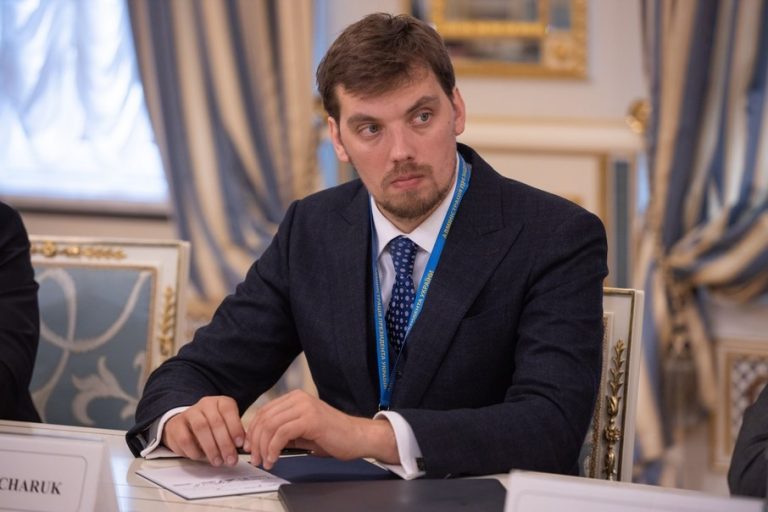 Гончарук розповів про перше “закрите” засідання Кабміну (відео)