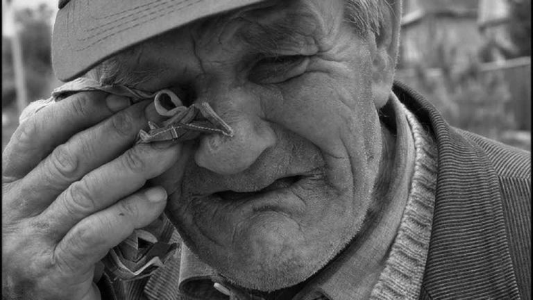 “Голодний і без ліків”:На Волині дідуся після інсульту вигнали на вулицю.Не мав грошей