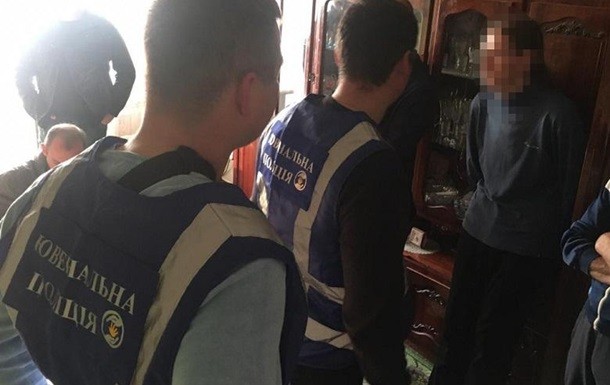 У Києві затримали чоловіка за розбещення дітей в шкільних туалетах