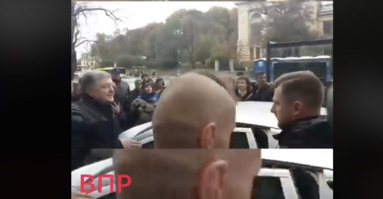 У Києві таксист відмовився везти Порошенка після акції на Майдані (відео)