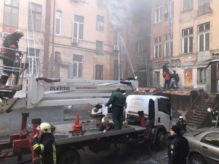 Пожежа в Одеському коледжі: зникла безвісти виявилась живою