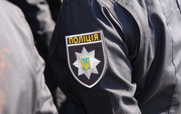 У Києві п’яний побив 19-річну патрульну