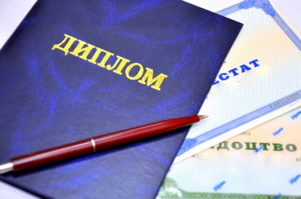 Скасування дипломів в Україні: «слуги народу» затіяли революцію в освіті, з’явилися подробиці