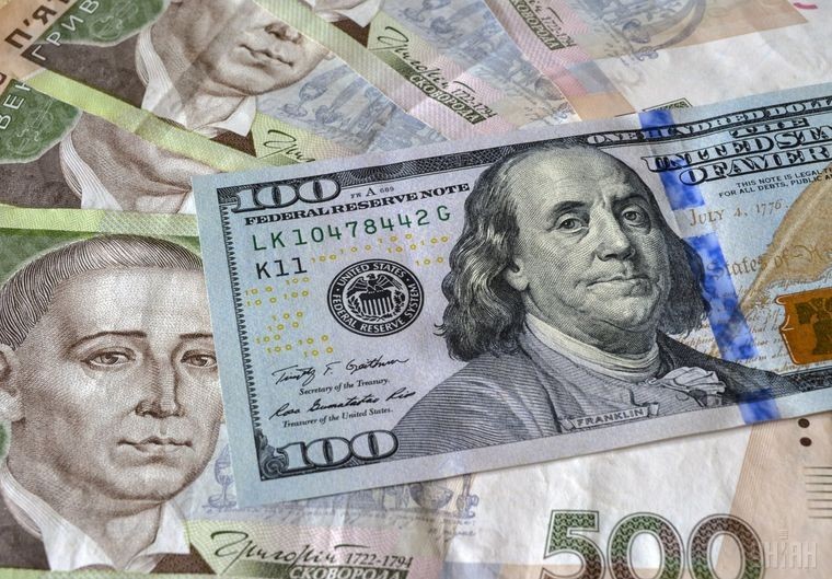 Долар здешевшав до нового рекордного рівня: курс валют на 19 грудня
