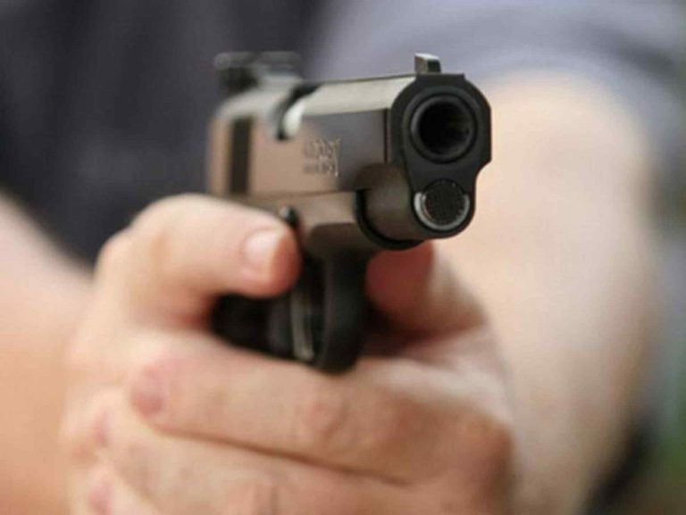 Стріляли в новорічну ніч: В столиці масово постраждали люди. Лікарі роблять все можливе