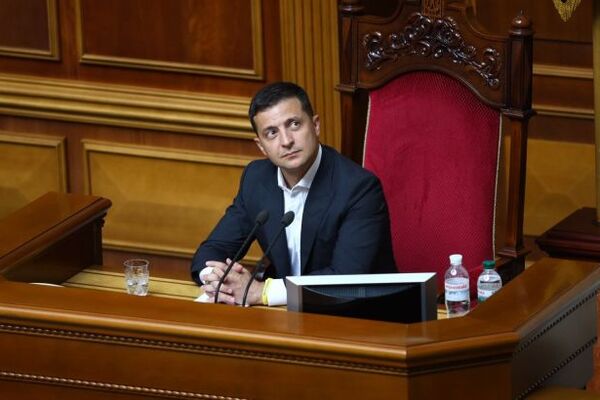 Зеленський терміново скликав позачергове засідання Ради: спливла причина