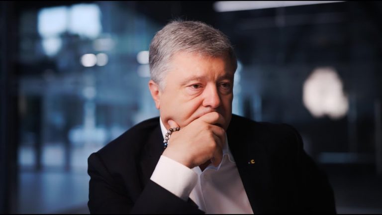 Порошенко прибув на допит в ДБР: перші деталі і відео