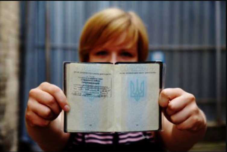 “Потрібно терміново змінювати”: Українців чекають нові правила прописки. Що це означає