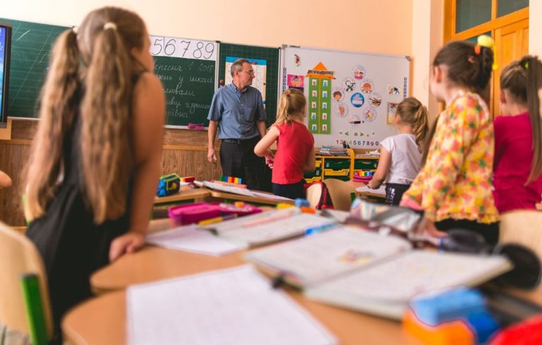У всіх школах України з вересня запровадять коригуюче навчання: що це таке