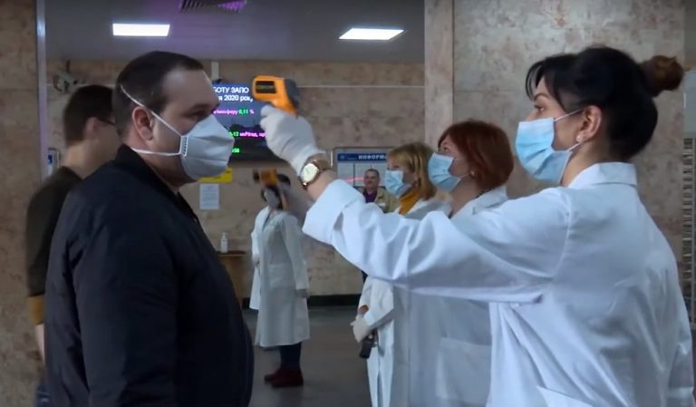 Йде друга хвиля коронавірусу: вірусолог звернулася до українців
