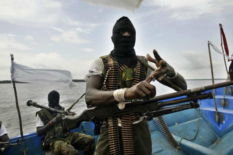 Біля берегів Беніну пірати захопили судно, викрадений українець
