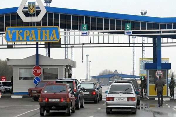 В МОЗ розповіли, коли Україна зможе відкрити кордони