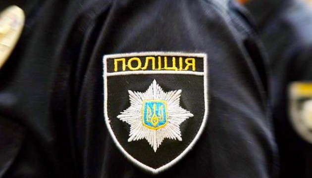На Київщині поліція розшукала зниклого у лісі 4-річного хлопчика