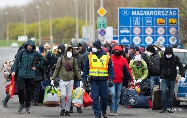 Як виїхати у Європу в обхід карантину: заробітчани розповіли, як вони масово тікають з України