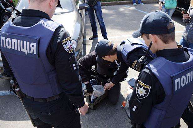 “Закопали, катували, бо їх викликав”: у Тернополі спалахнув ще один скандал із поліцейськими