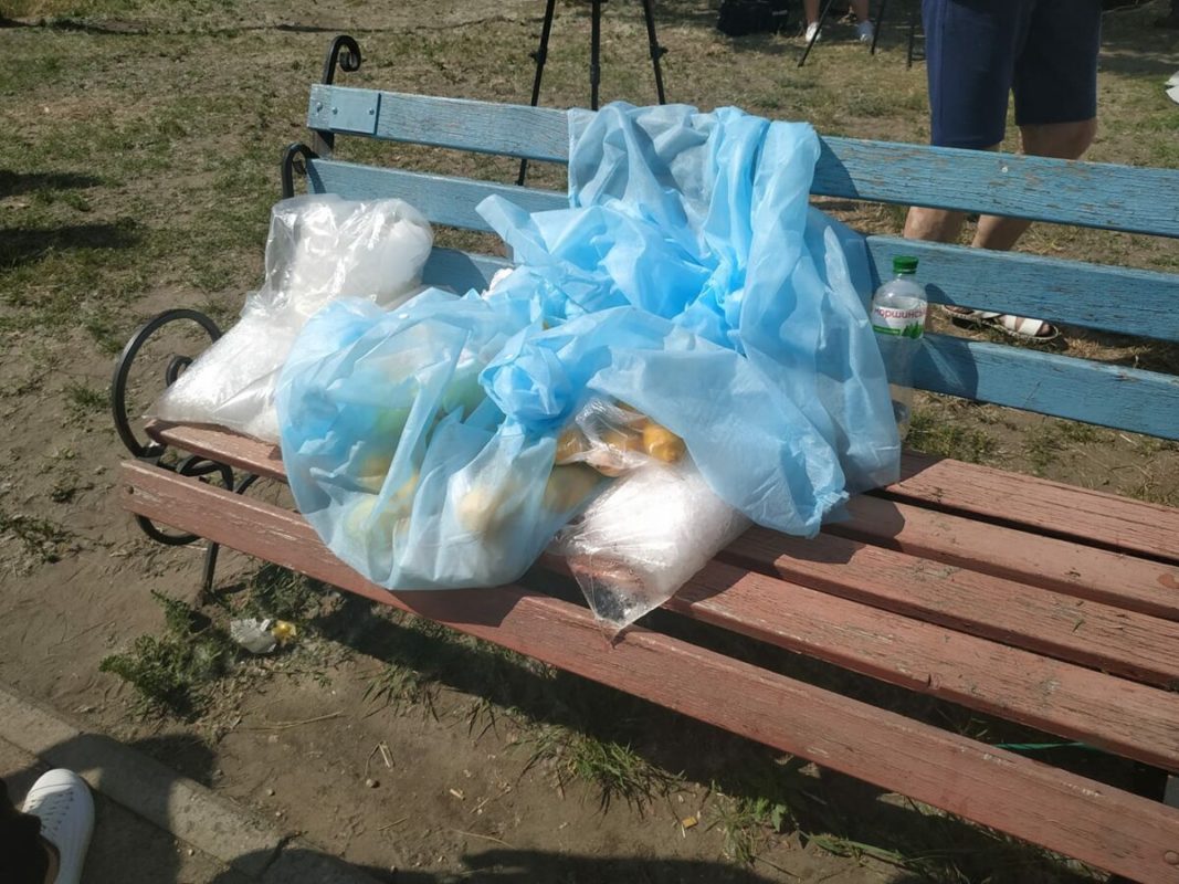 Тищенко приїхав на місце вибуху з лимонами (Фото - фейсбук Мар'яни П'єцух)