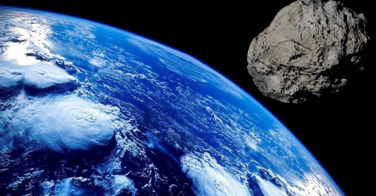 Небезпечний астероїд наближається до Землі: названа дата