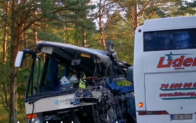 У Польщі зіткнулися кілька автобусів, серед поранених українці