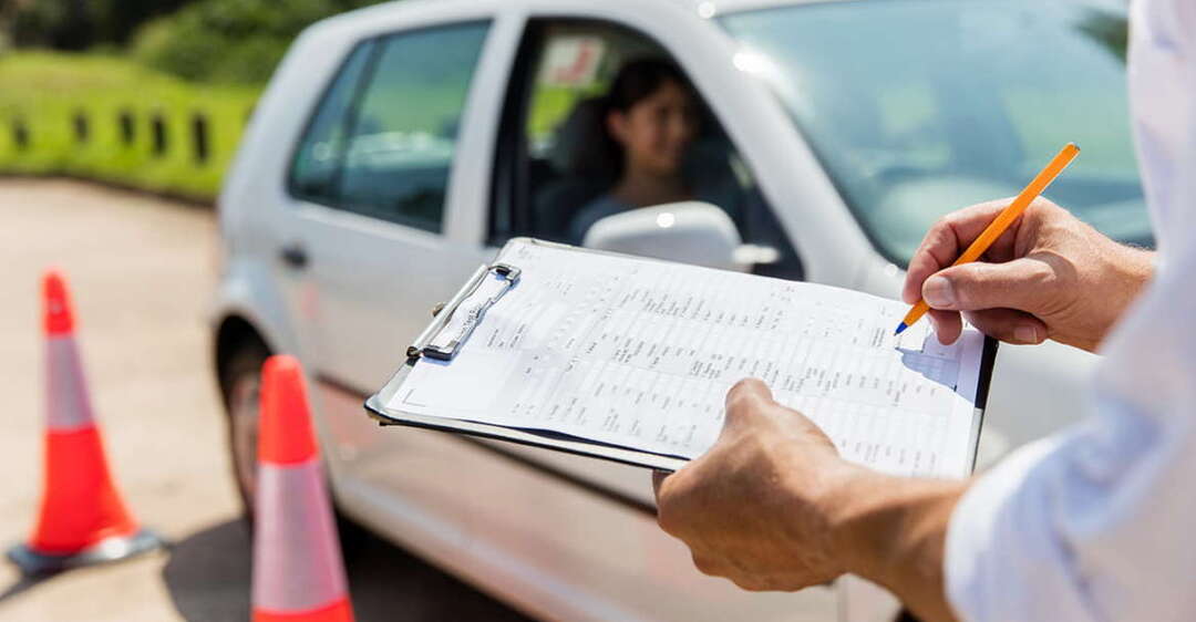 В Україні вступили в силу нові правила отримання водійських прав