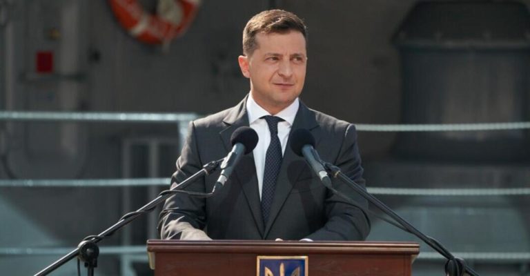 Зеленський в День ВМС пообіцяв повернути усі території України