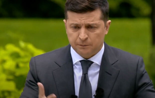 Зеленський знайшов винного у всіх бідах України: “Не перестає випробовувати…”