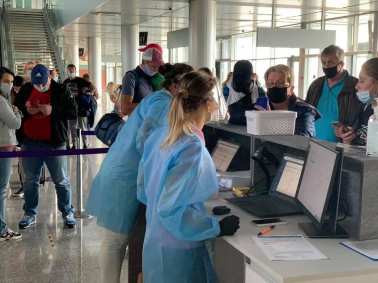 Україна змінила правила в’їзду для людей, які повертаються з-за кордону
