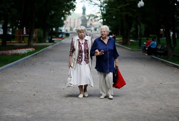 Пенсійний вік для жінок не збільшуватимуть: деталі