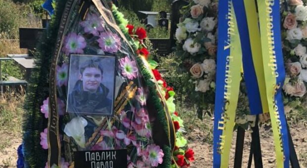 Зеленський відгукнувся на горе Віктора Павлика — вчинок на похоронах сина вразив усю Україну