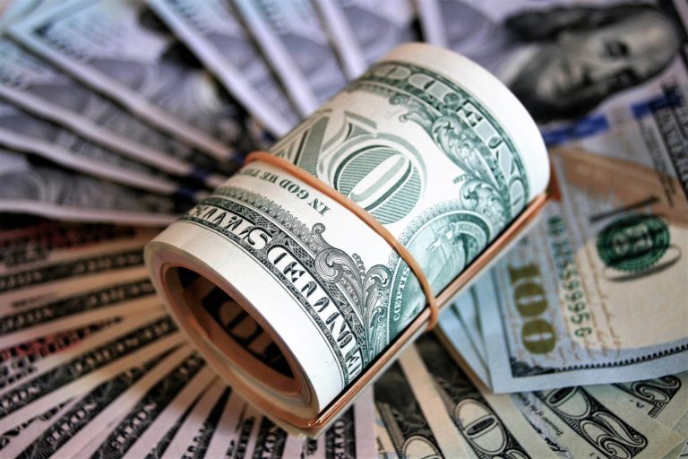 Ціни виростуть, долар буде по 40 грн: економіст попередив про різку зміну курсу валют