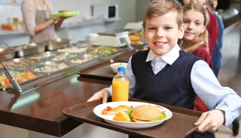 Нове меню та модернізація їдалень: Кабмін схвалив реформу харчування в школах