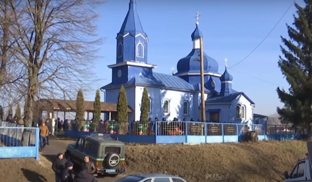 На Тернопільщині померлих не ховають, доки рідні не погасять борги перед церквою