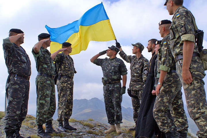 В Україні можуть ухвалити нові правила військової служби: перші деталі