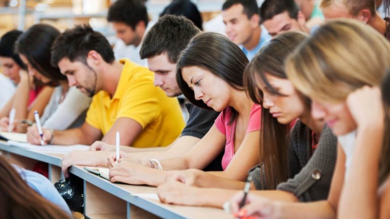 “Без ізоляції і тесту на COVID-19”: Кабмін придумав нові правила для студентів з окупованих територій