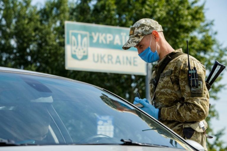 Кабмін додатково посилив заборону на в’їзд до України