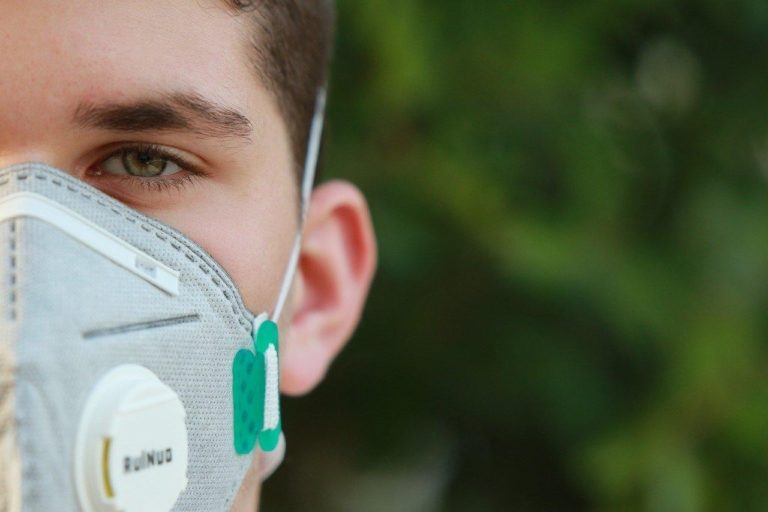 Може спрацювати як вакцина: неочікувана користь носіння маски