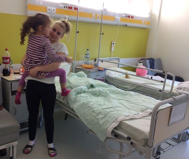 В українських лікарнях створять сімейні кімнати для дітей та батьків