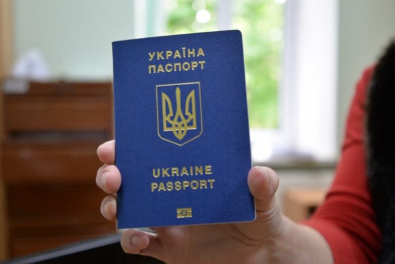 З 1 січня українці зможуть змінювати по батькові: чи буде попит