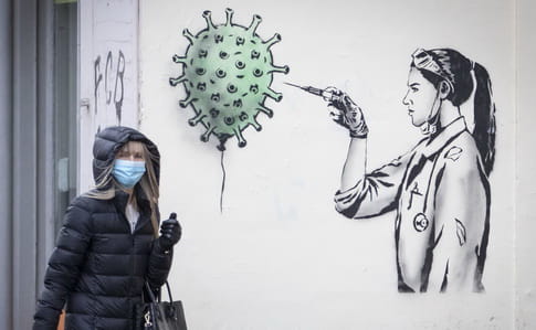 В Іспанії реєструватимуть тих, хто відмовиться вакцинуватися від коронавірусу