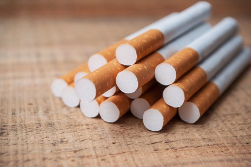 У Польщі на підпільній тютюновій фабриці затримали 5 українців