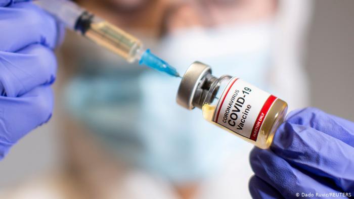 Алергія на вакцину від COVID-19: що кажуть експерти