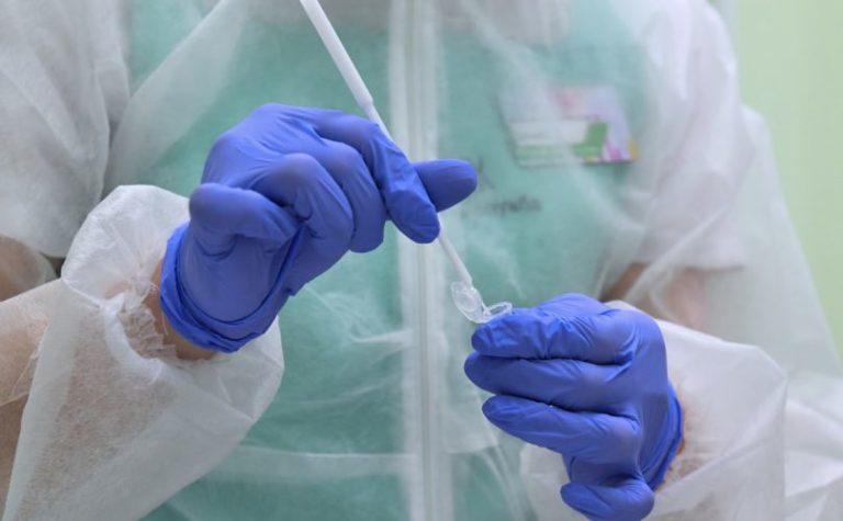 Вчені підтвердили: новий штам коронавірусу – набагато заразніший