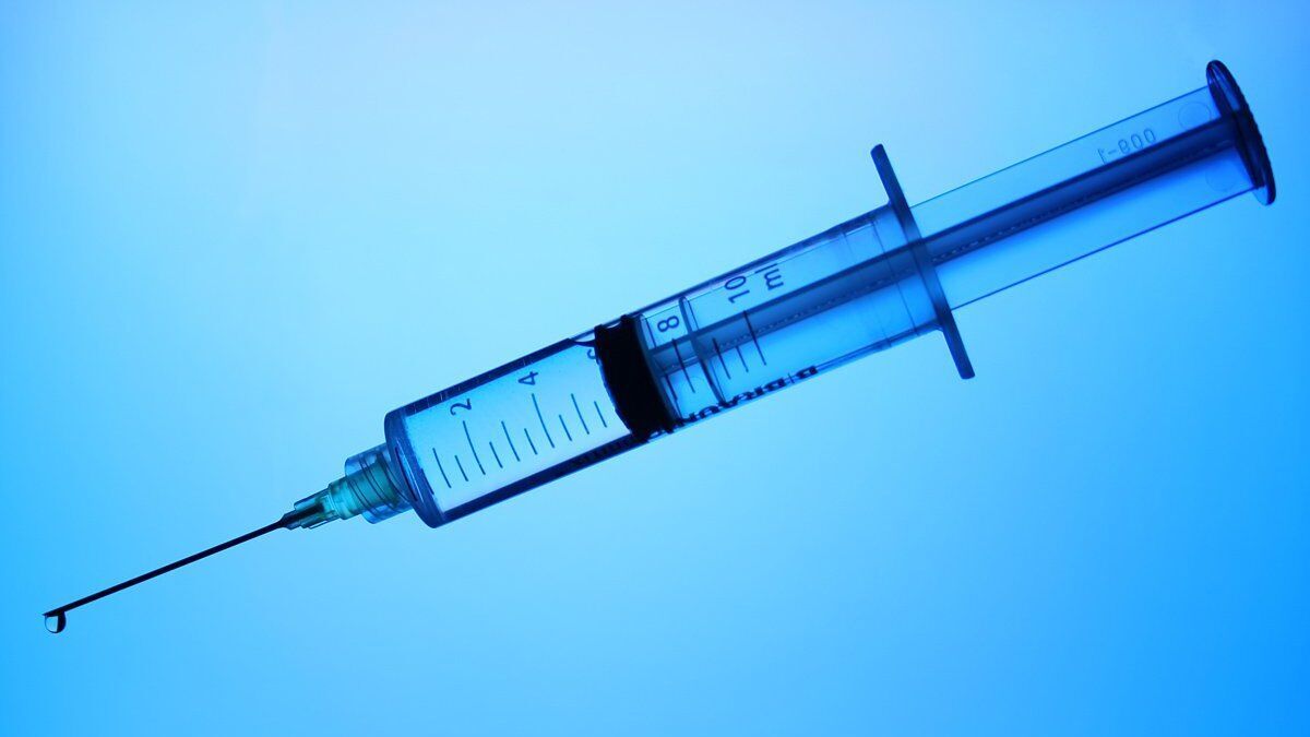 Вакцина від коронавірусу впливає на людей з філерами