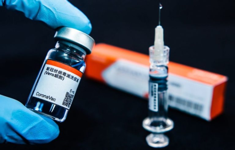 У МОЗ перерахували побічні ефекти від вакцини CoronaVac