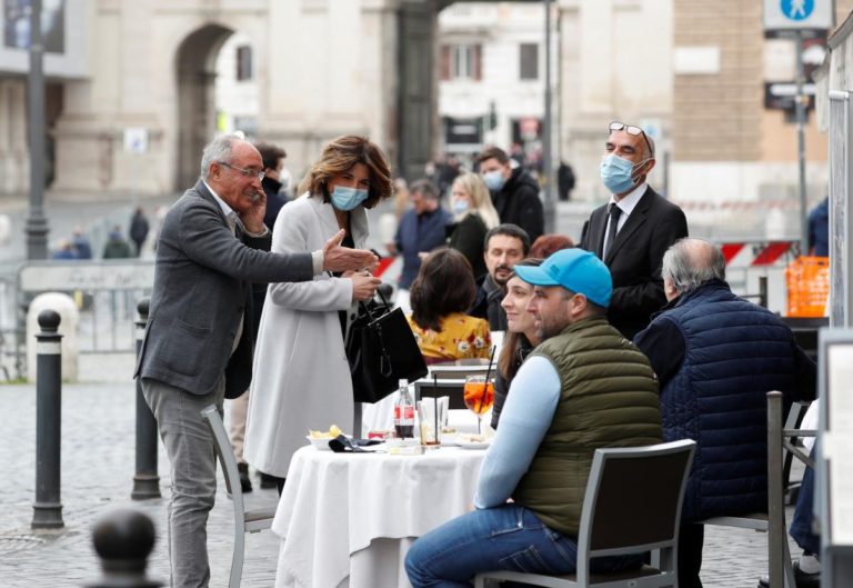 Закриваються магазини, ресторани і школи: в Італії вводять «великодній» карантин