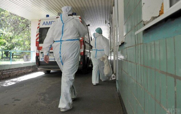 В Україні залишилися без роботи 73 тисячі медиків у розпал пандемії