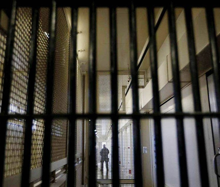 В Україні довічно ув’язненим можуть передбачити умовно-дострокове звільнення
