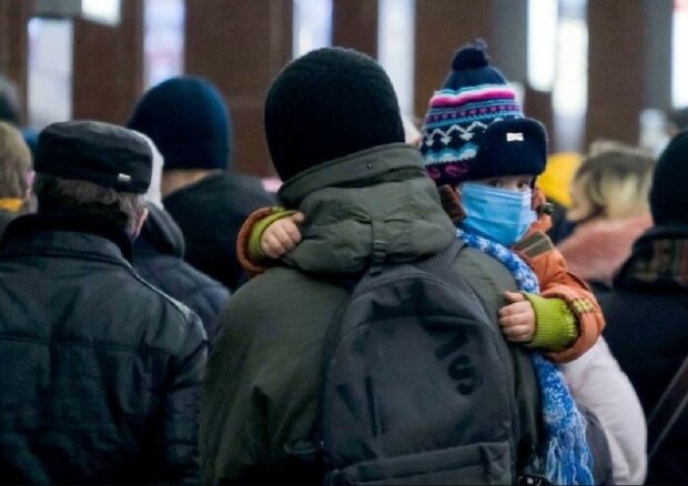 Мізерні аліменти раз на місяць: українкам розповіли, як законно змусити батьків платити більше